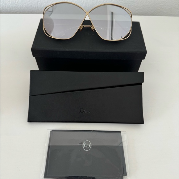 MIRRORED SUNGLASSES - Picture 8 of 8